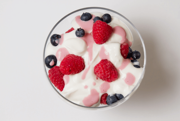 yogurt con fruta colacion saludable